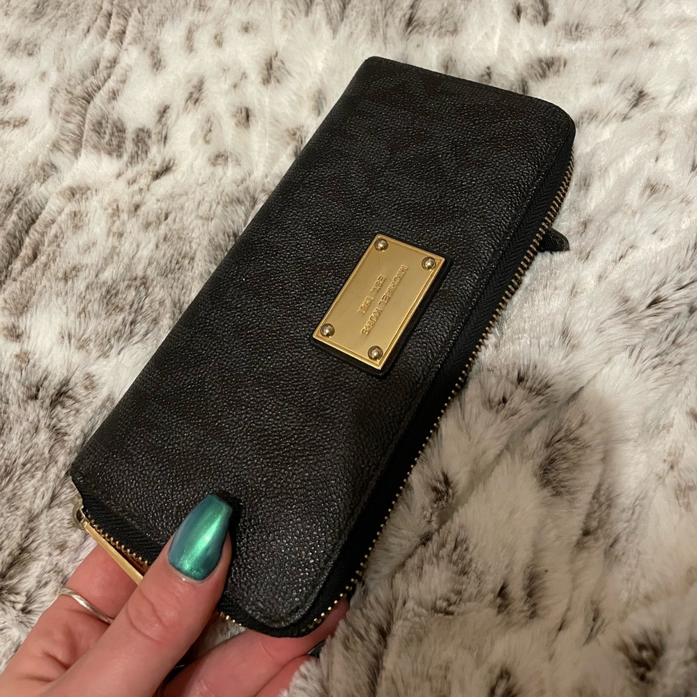 Black Michael Kors wallet
